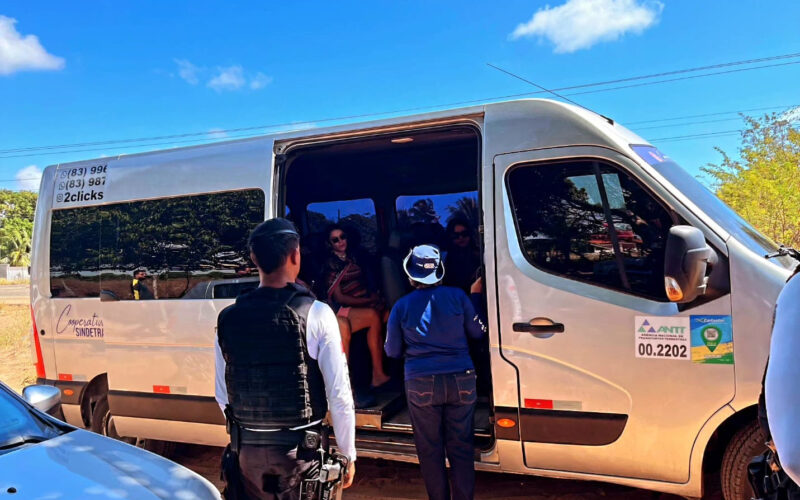 Paraíba vai intensificar fiscalização contra transporte turístico ilegal no litoral