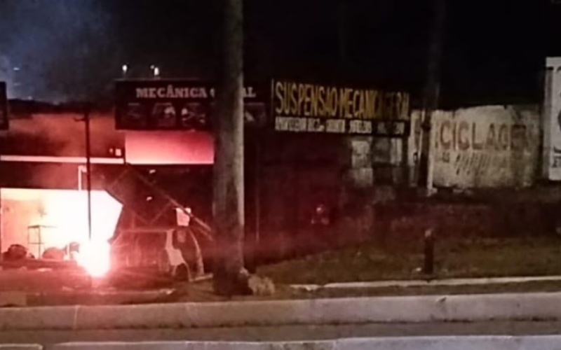 Oficina é atingida por incêndio no José Américo, em João Pessoa
