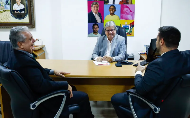 Deputado Bosco Carneiro deixa oposição e adere à base de João Azevêdo