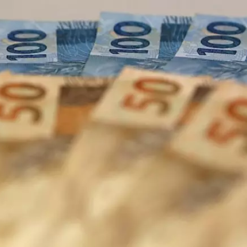 Governo bloqueia mais R$ 6 bi no Orçamento e prevê déficit de R$ 28,7 bi em 2024