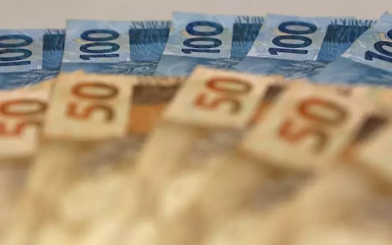 Governo bloqueia mais R$ 6 bi no Orçamento e prevê déficit de R$ 28,7 bi em 2024