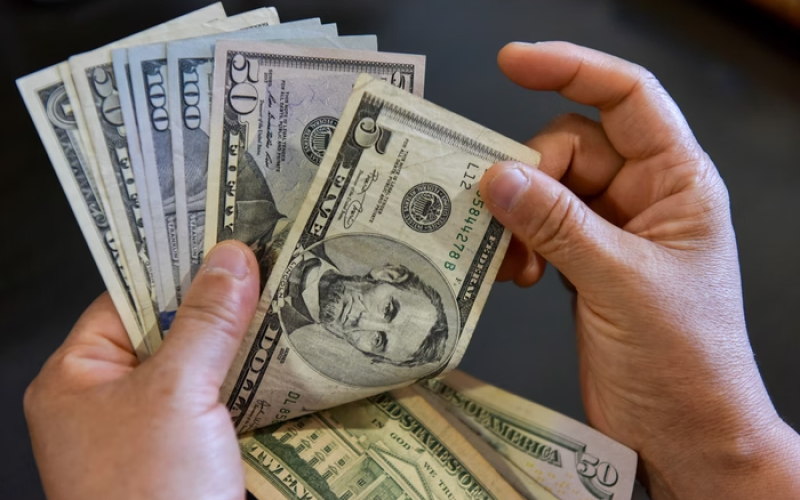 Dólar abre em disparada com pronunciamento de Haddad e detalhes do pacote fiscal