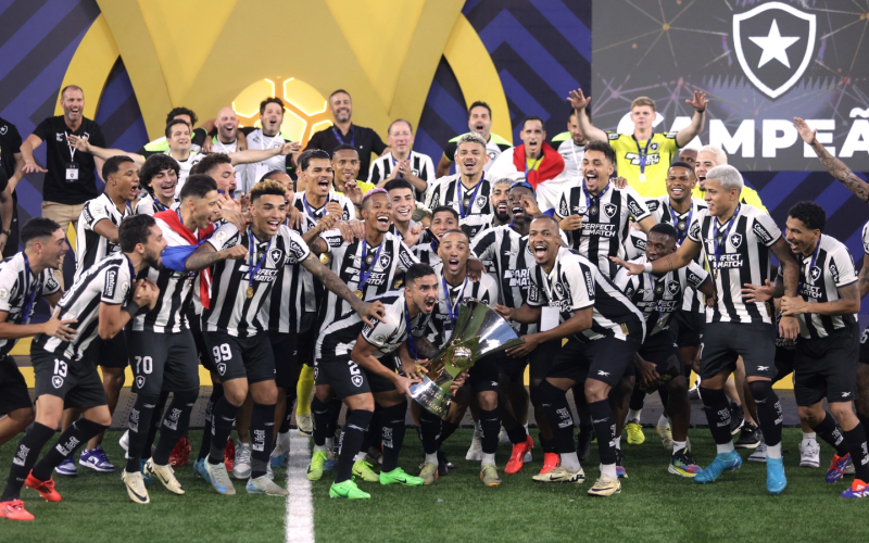 Após 29 anos, Botafogo volta a ser campeão brasileiro e conquista tricampeonato