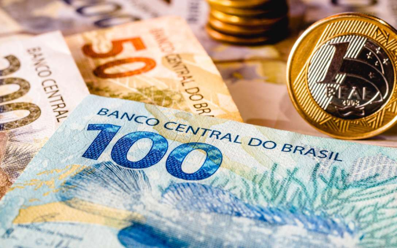 Mesmo com bandeira amarela inflação continua subindo no Brasil