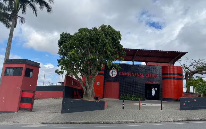 Polícia Civil apreende documentos em operação no Estádio Renatão, do Campinense
