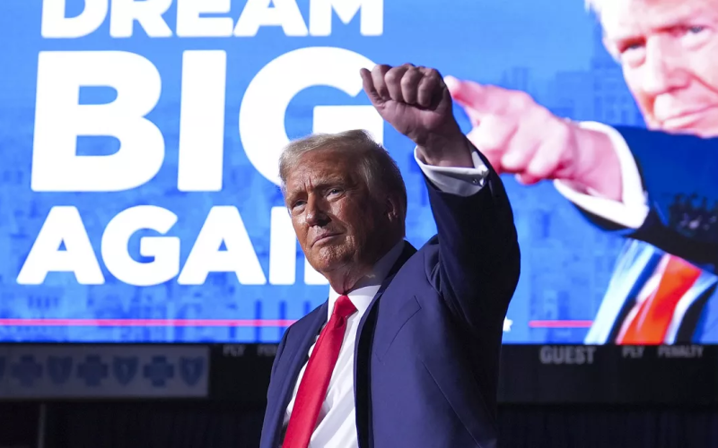 Após eleição de Trump, dólar dispara e chega ao maior valor frente ao real
