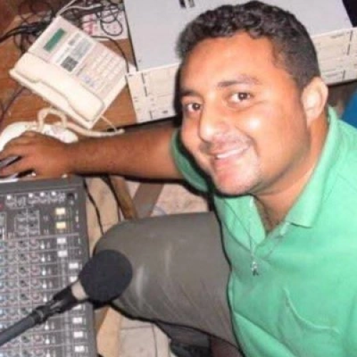 Radialista é assassinado em praça pública na Paraíba