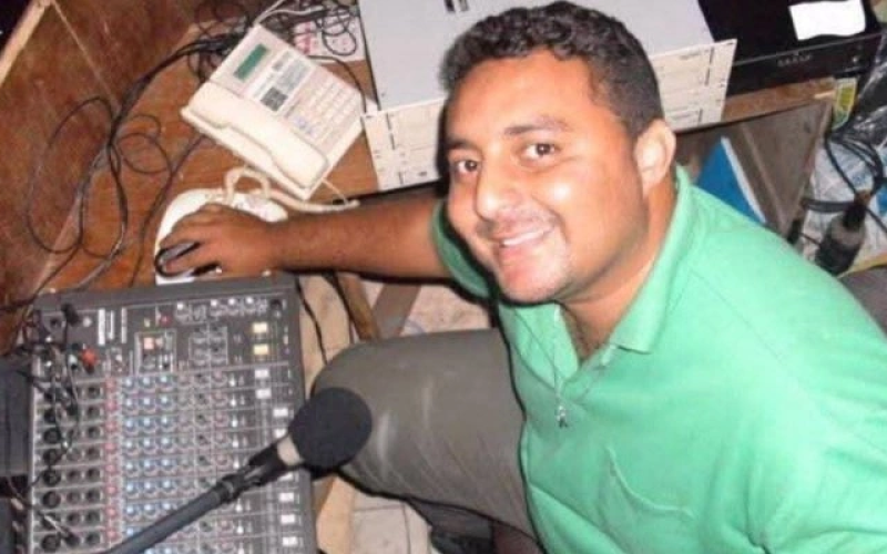 Radialista é assassinado em praça pública na Paraíba
