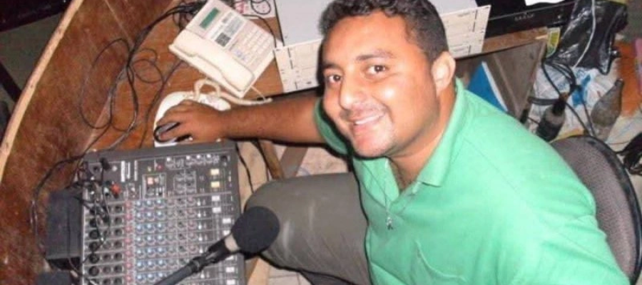 Radialista é assassinado em praça pública na Paraíba