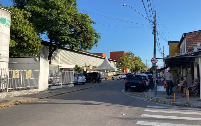 Detento rouba arma, agride policial penal e foge de hospital em João Pessoa