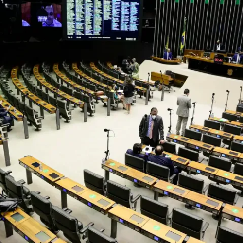 Deputados paraibanos assinam PEC pelo fim da jornada de trabalho 6×1; saiba quais
